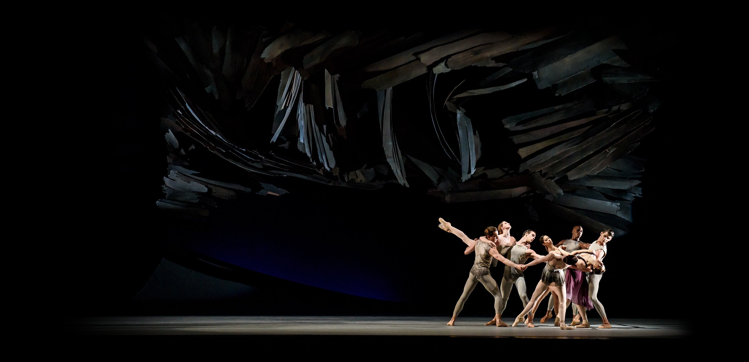 Artists of The Royal Ballet in Aeternum. © ROH / Bill Cooper, 2014